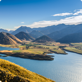 View over Lake Wanaka, New Zealand