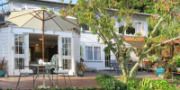 Ah House Nelson City Bed & Breakfast