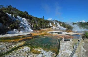 North Island Highlights with Northern Explorer - Day 6